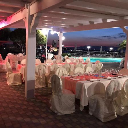 Hotel Ristorante Paradiso Albanella 外观 照片