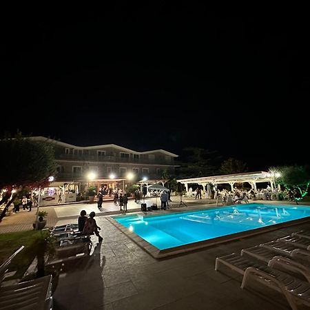 Hotel Ristorante Paradiso Albanella 外观 照片