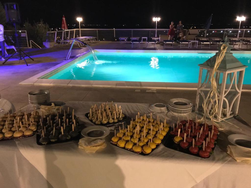 Hotel Ristorante Paradiso Albanella 外观 照片