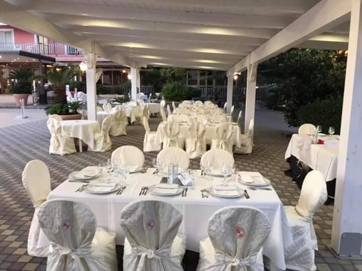 Hotel Ristorante Paradiso Albanella 外观 照片