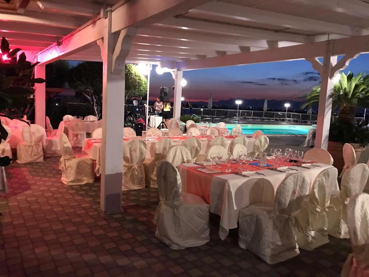 Hotel Ristorante Paradiso Albanella 外观 照片