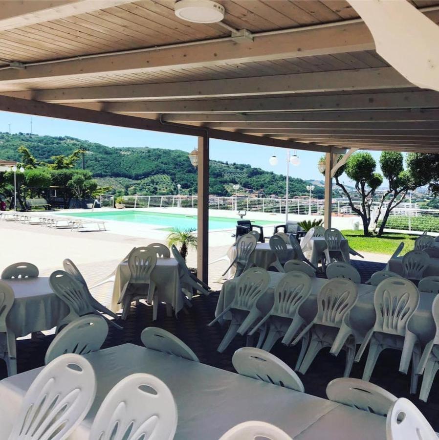 Hotel Ristorante Paradiso Albanella 外观 照片