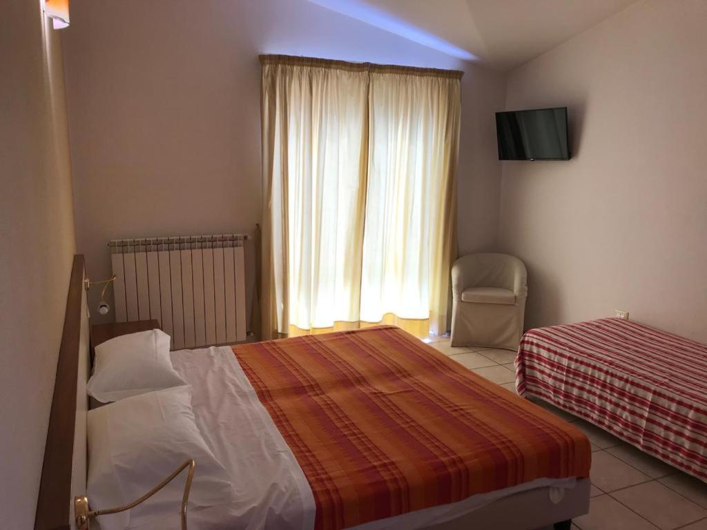 Hotel Ristorante Paradiso Albanella 外观 照片