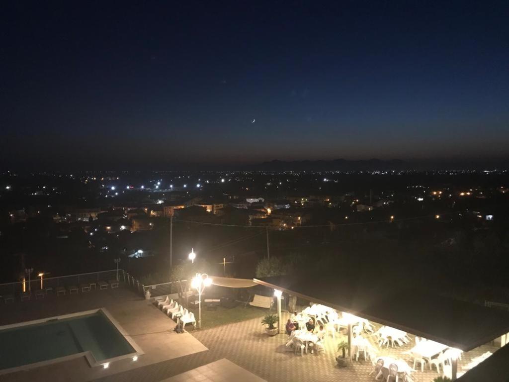 Hotel Ristorante Paradiso Albanella 外观 照片