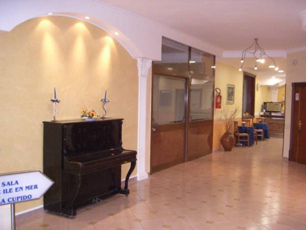 Hotel Ristorante Paradiso Albanella 外观 照片