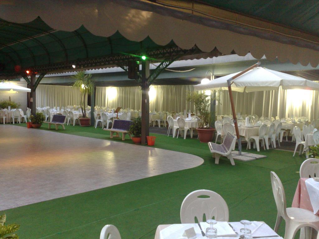Hotel Ristorante Paradiso Albanella 外观 照片