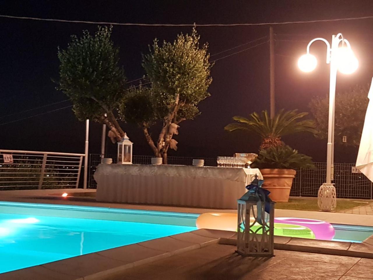Hotel Ristorante Paradiso Albanella 外观 照片
