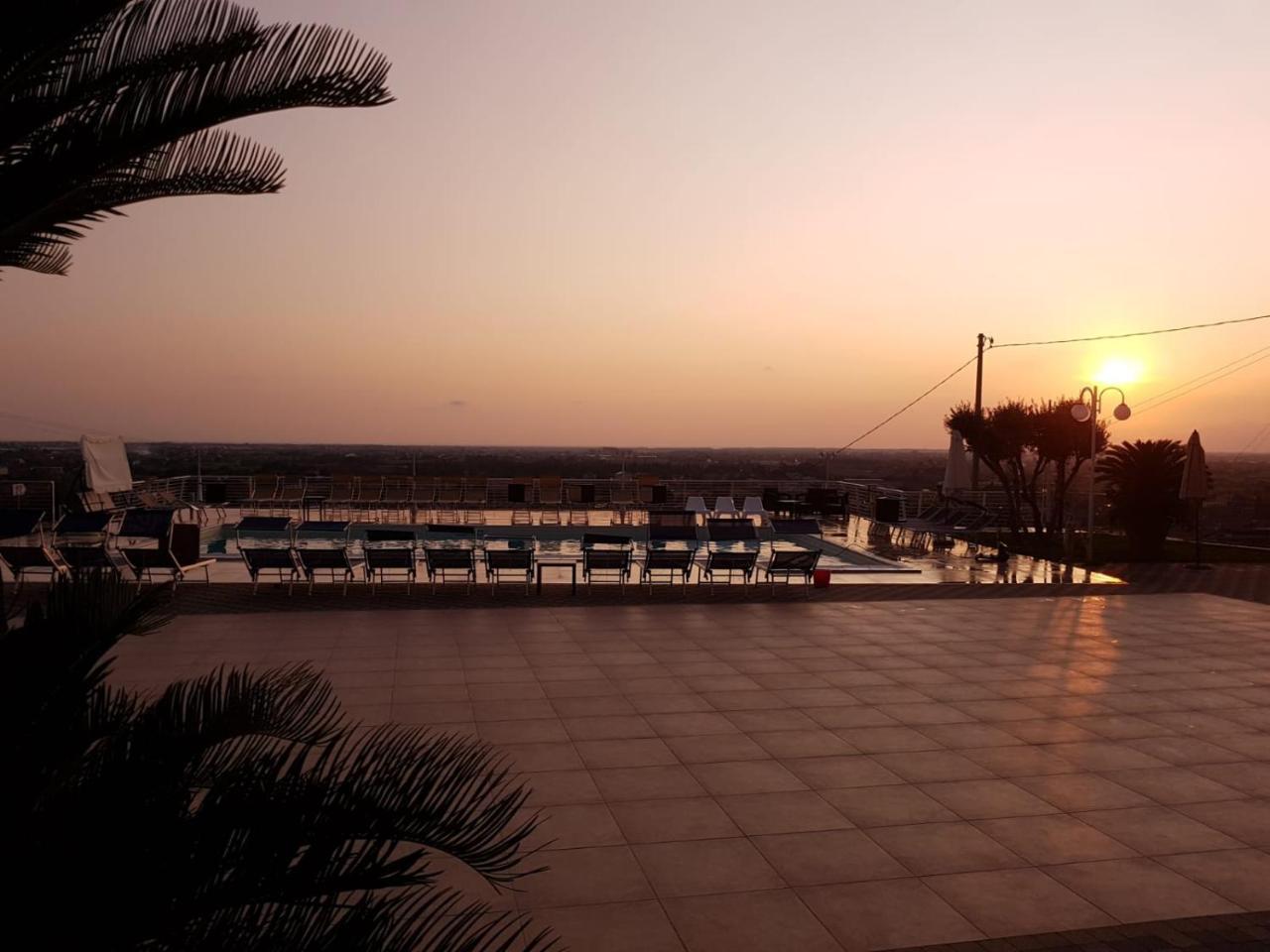Hotel Ristorante Paradiso Albanella 外观 照片