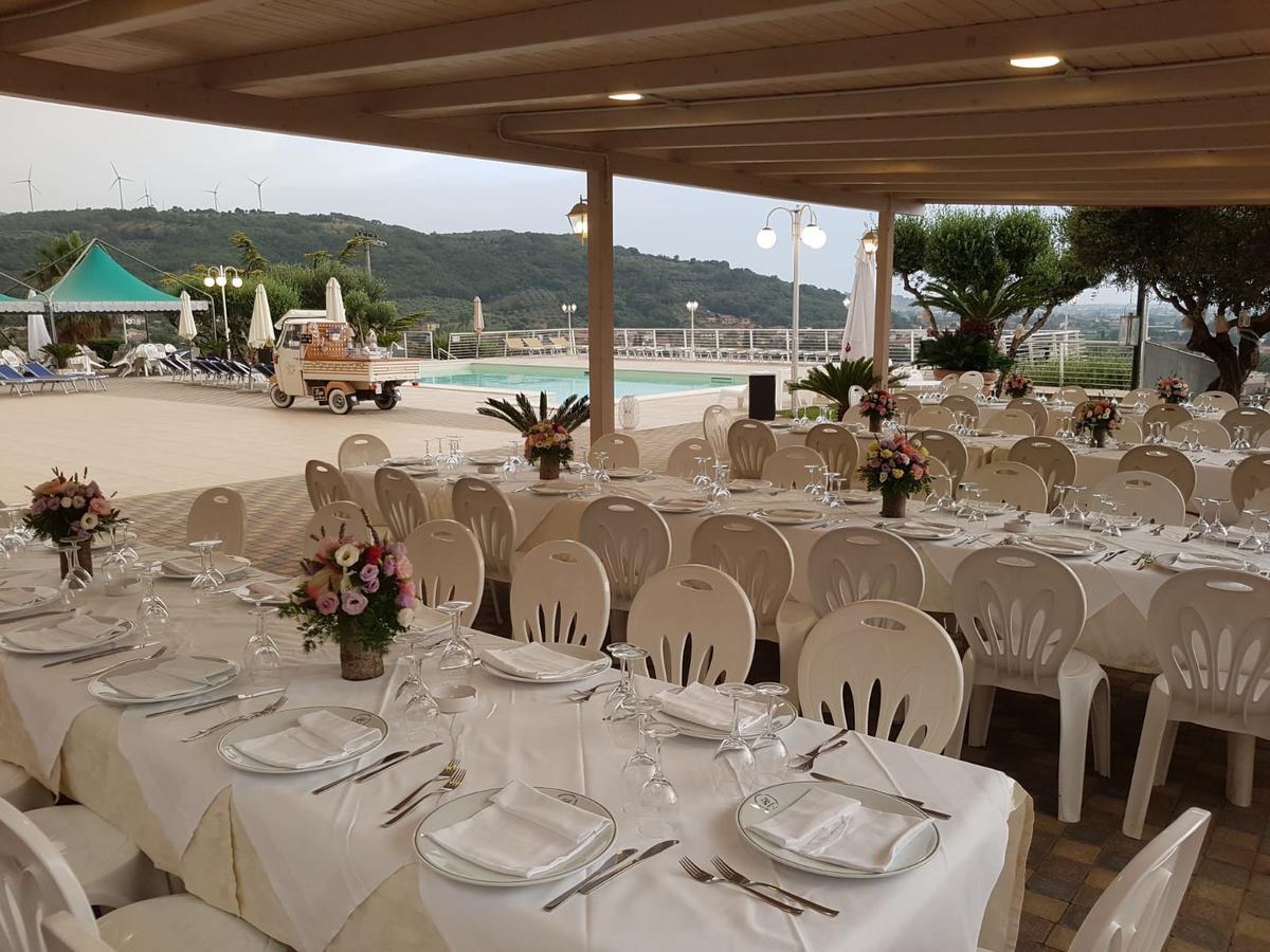 Hotel Ristorante Paradiso Albanella 外观 照片