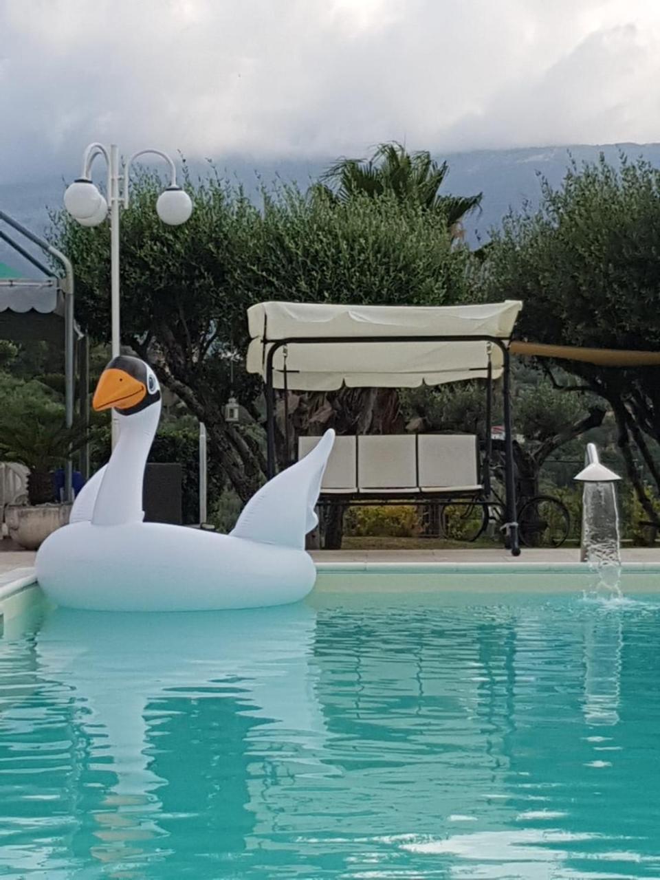 Hotel Ristorante Paradiso Albanella 外观 照片